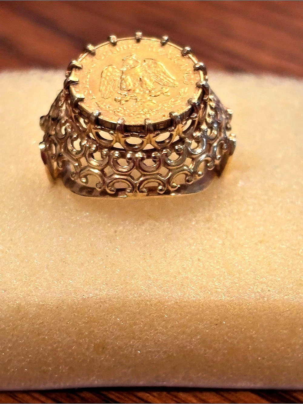 Vintage 22K DOS pesos coin Filigree raised setting Statement Ring US 5.5